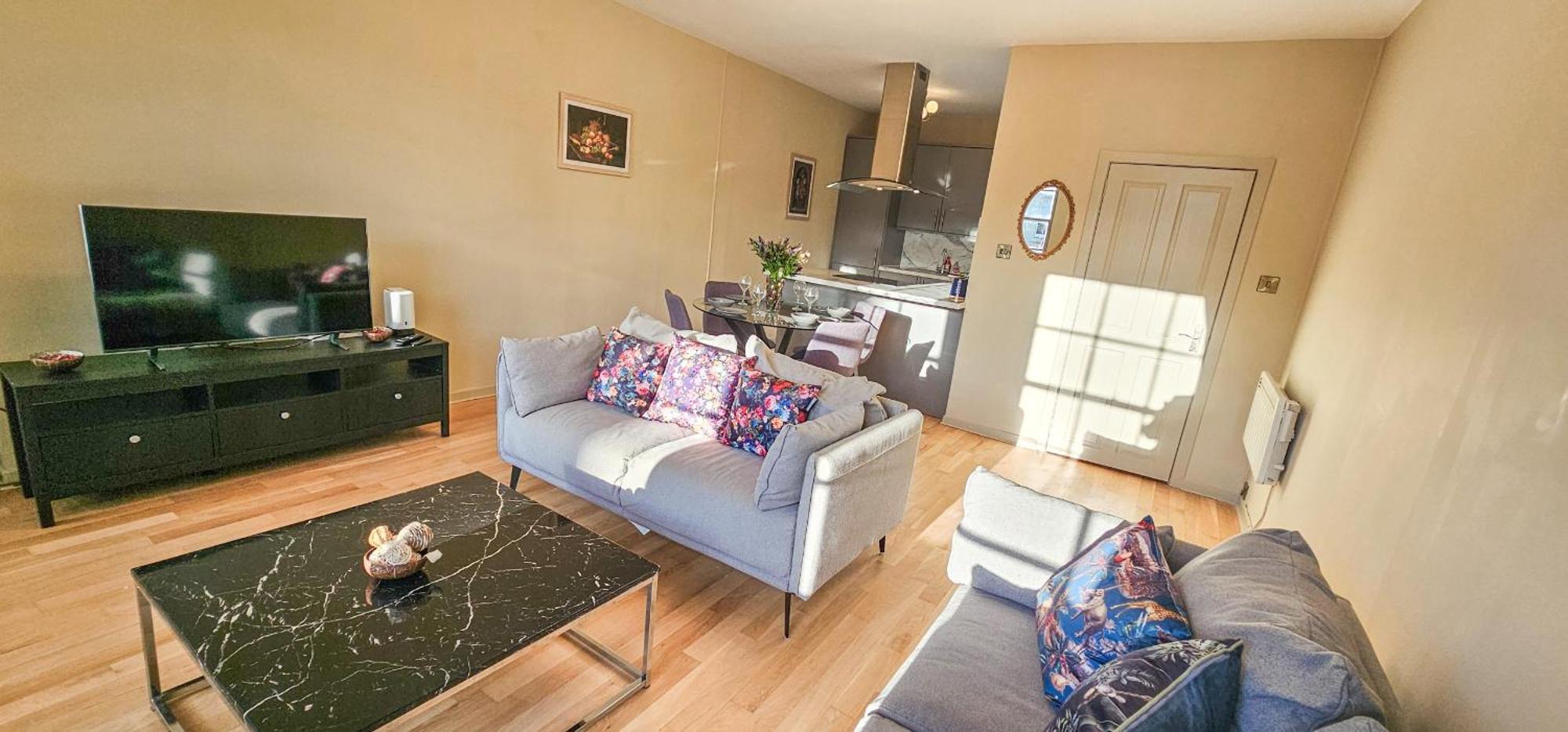 Apartment Royal Mile - Bright 2 Bedroom *